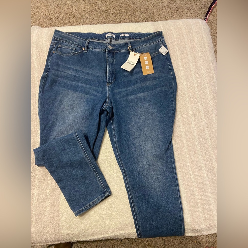 Royalty For Me Jeans. 24w. Vintage look.